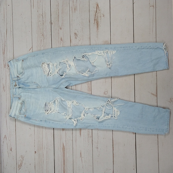 American Eagle Highrise Mom Jean, Sz 2 or 4 - Picture 1 of 5